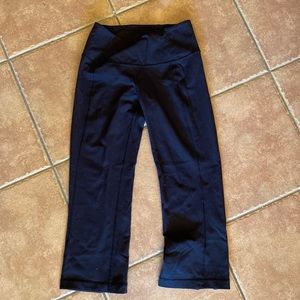 Lululemon High Rise Crop w/ Slit 19”